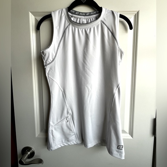 LAST CHANCE - Road runner sports Velocity tank top in white size S - Picture 1 of 7